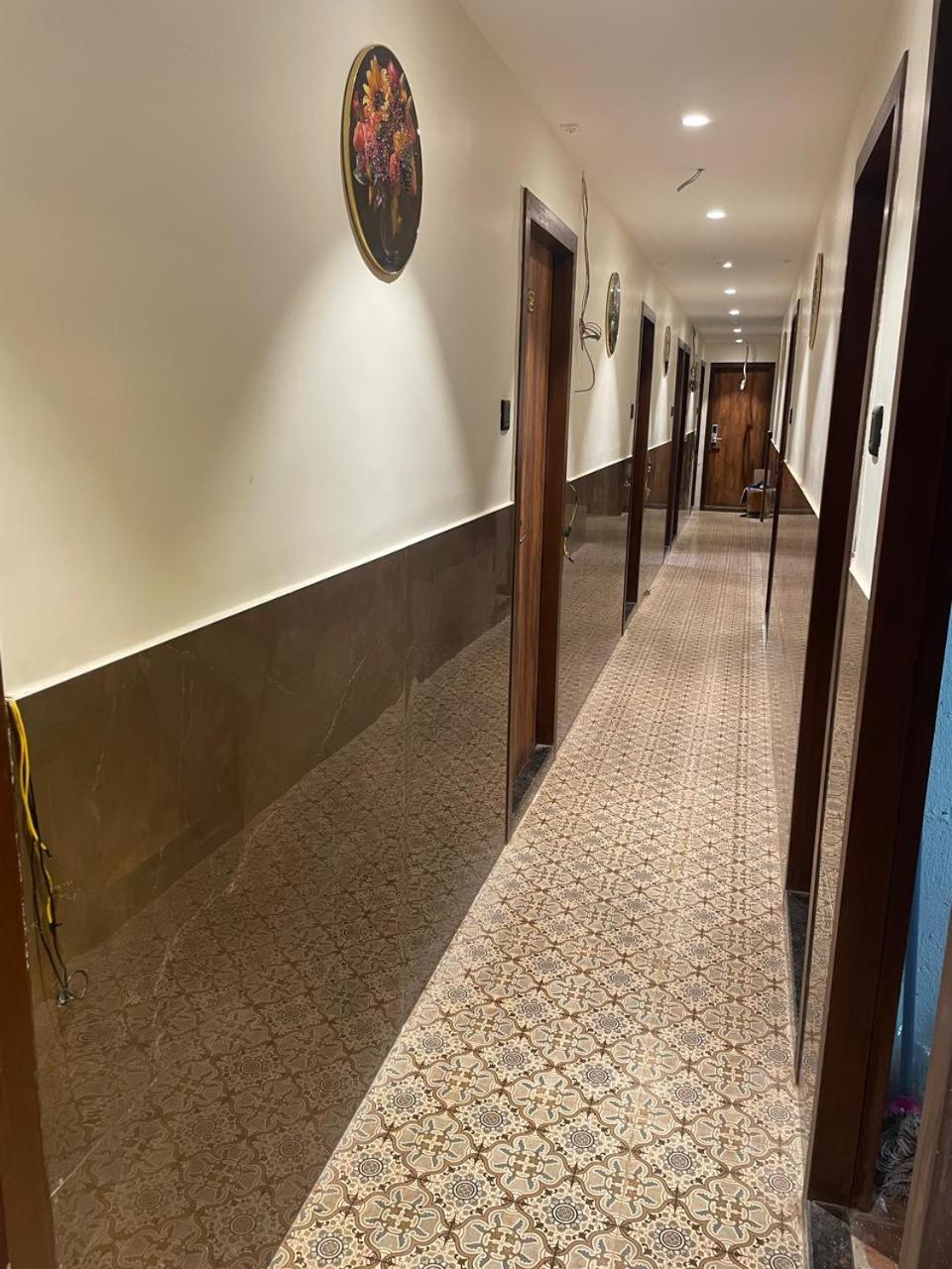 Hotel Sai Palace- Near Tata Memorial Hospital Мумбай Екстериор снимка
