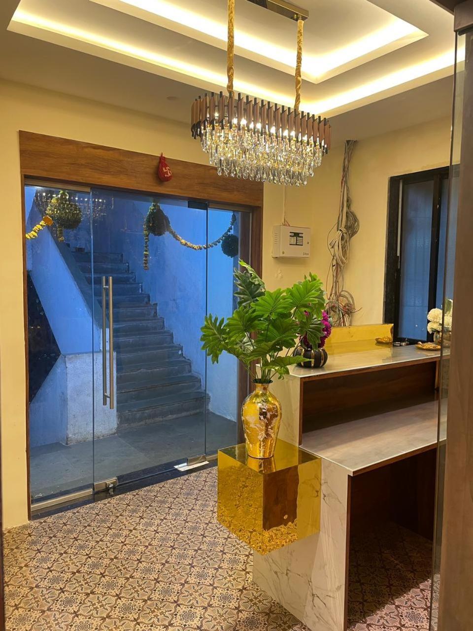 Hotel Sai Palace- Near Tata Memorial Hospital Мумбай Екстериор снимка